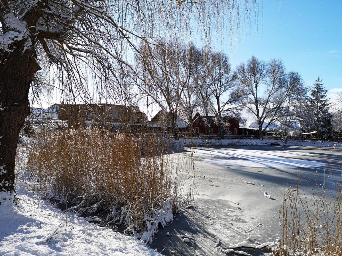 Отель Uschi'S Gasthof Neuendorf  Экстерьер фото